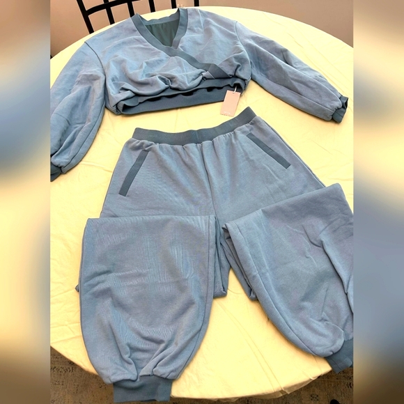 nap loungewear Pants - Nwt nap loungewear blue cropped sweater and jogger sweatsuit size large